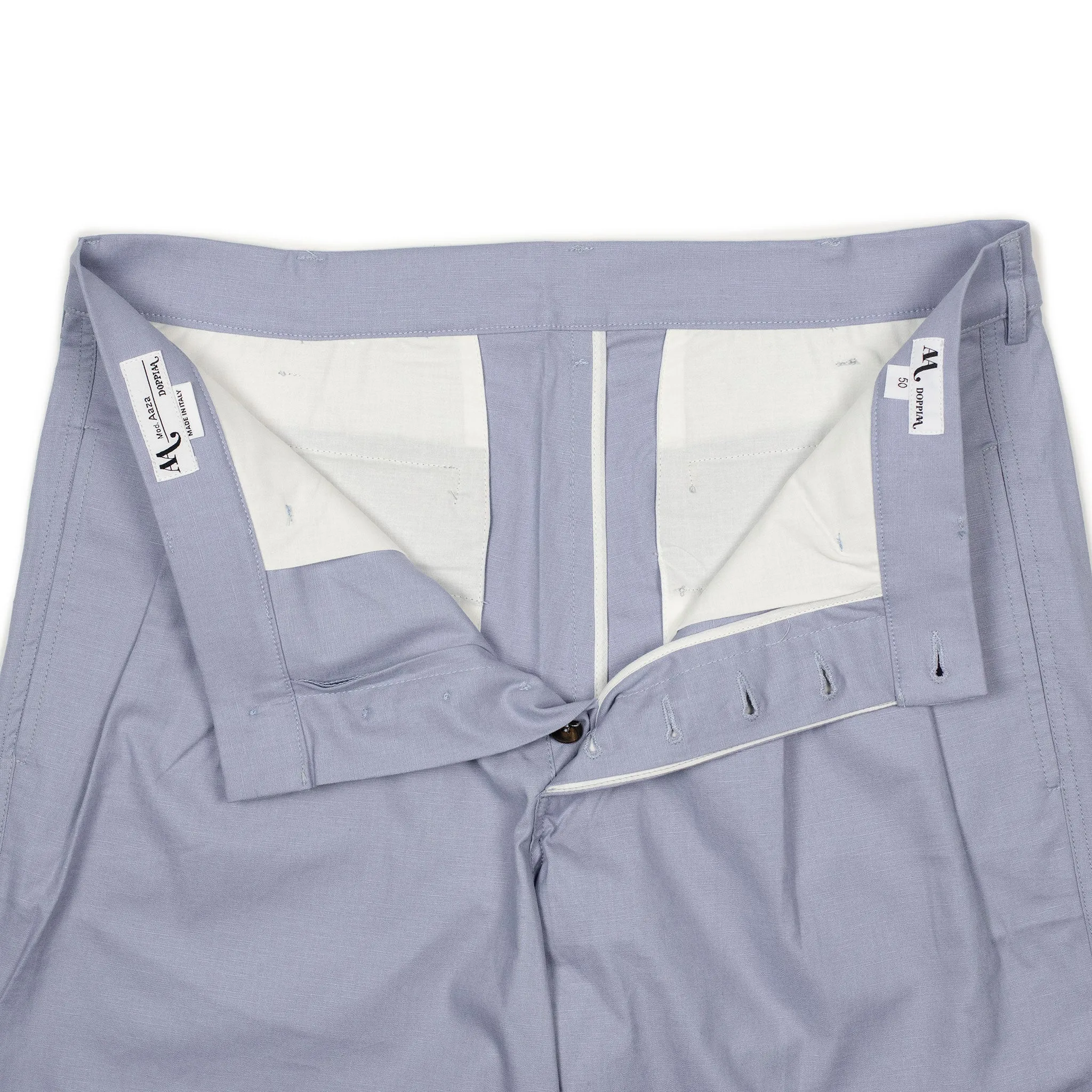 Aaza pleated shorts in light blue linen cotton