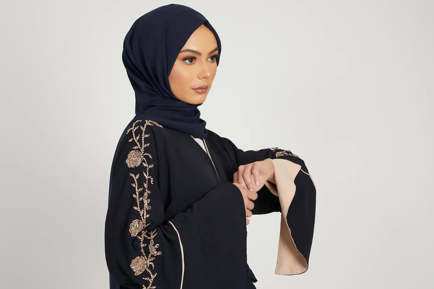 Floral Embellished Contrast Cuff Open Abaya - Deep Navy