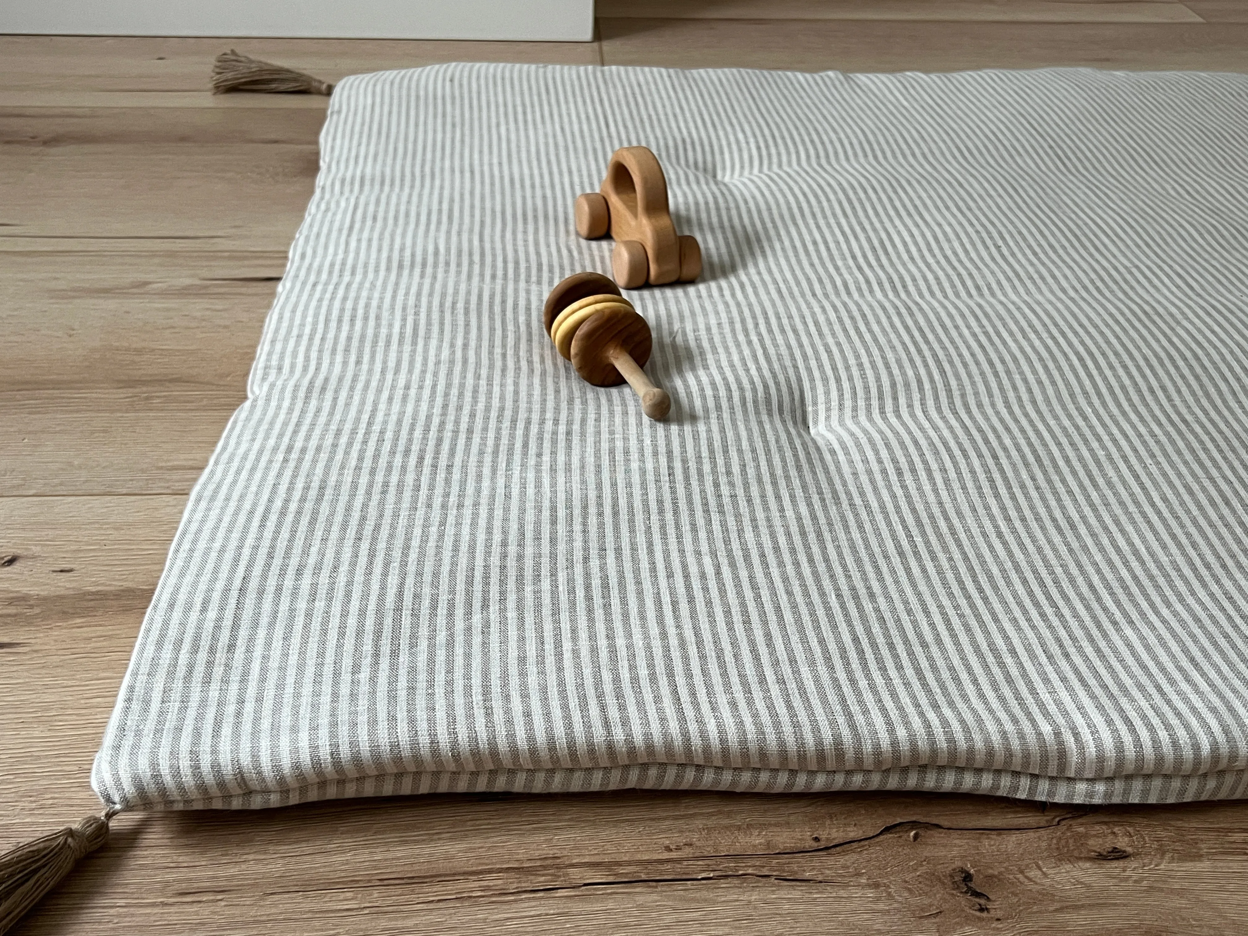 Hemp Linen Play Mat filled organic HEMP Fiber in Natural Linen fabric Stripe Nursery Blanky padded Montessori playmat baby room decoration