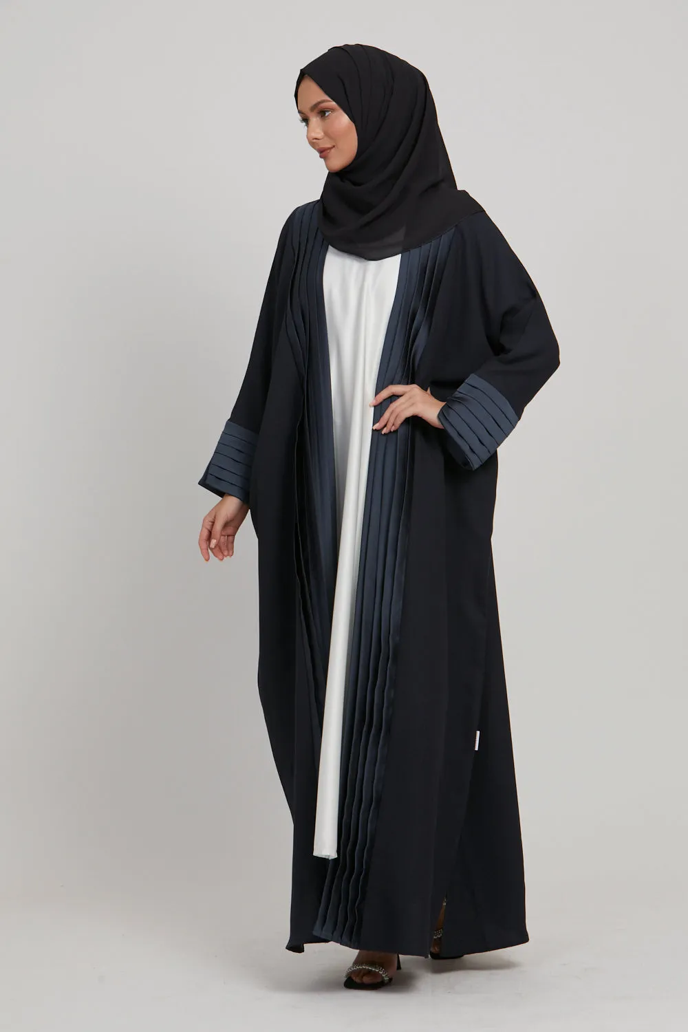 Luxury Urban Chic Open Abaya With Pleated Detailing