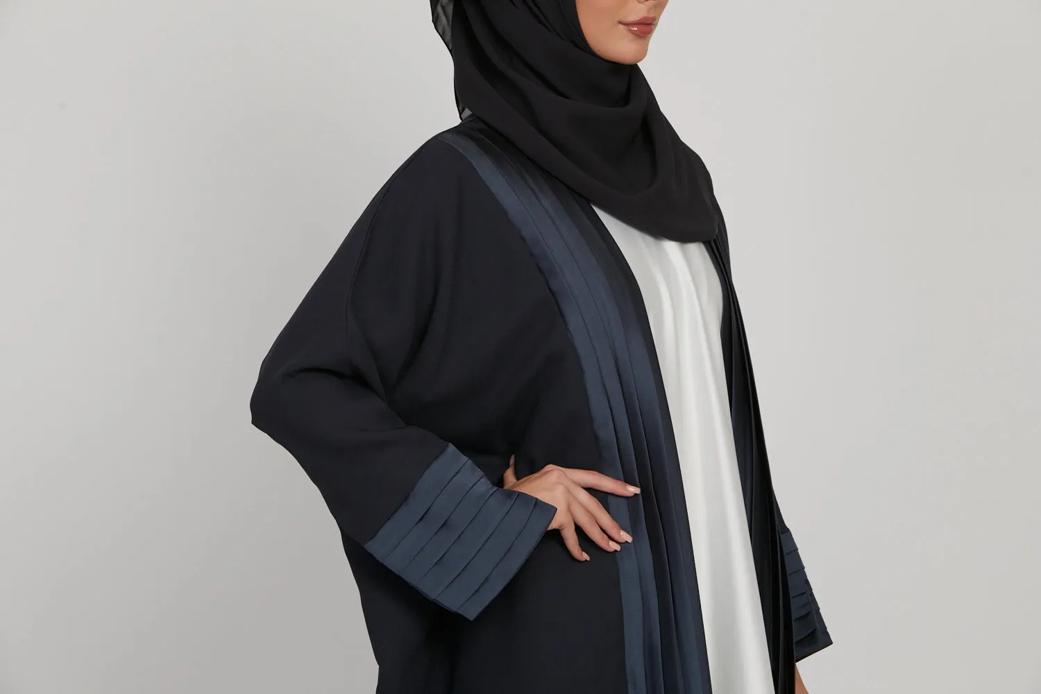 Luxury Urban Chic Open Abaya With Pleated Detailing