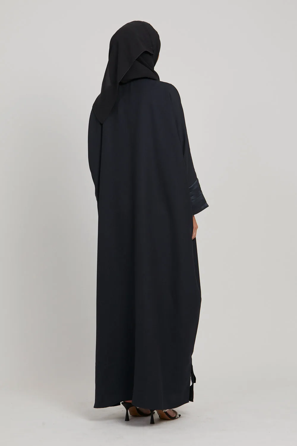 Luxury Urban Chic Open Abaya With Pleated Detailing