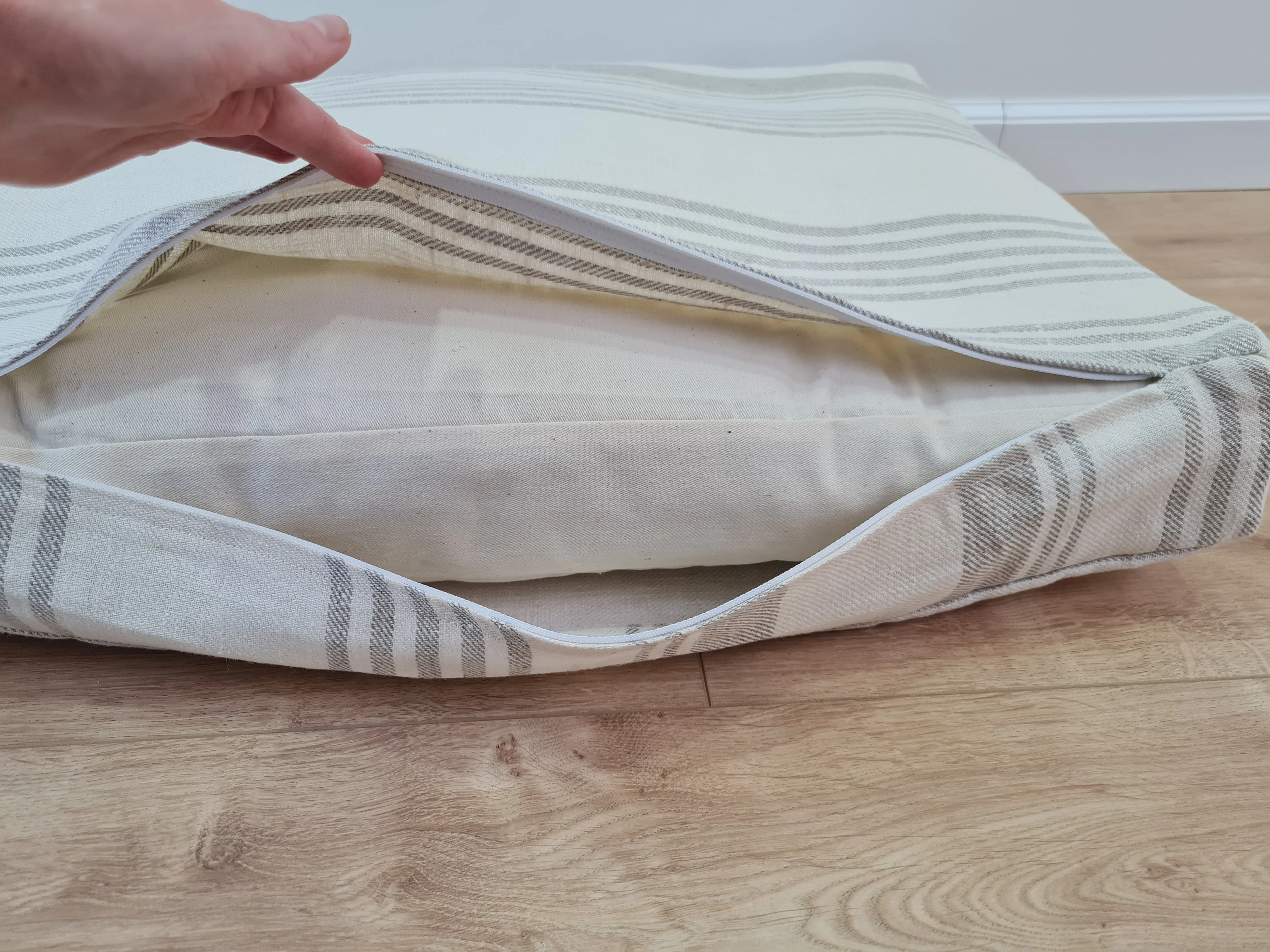 Natural Hemp Linen Pet Mat Pad Mattress Cushion Removable Washable Linen Cover Organic Hemp Fiber Filler in Natural Linen Fabric Padded Dog