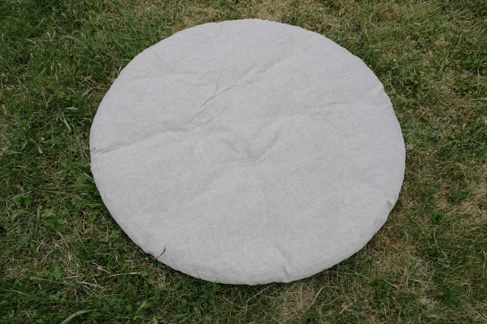 Round thick Organic Play Mat Crawling mat filled HEMP Fiber filler in non-dyed cotton fabric for playpen Nursery padded