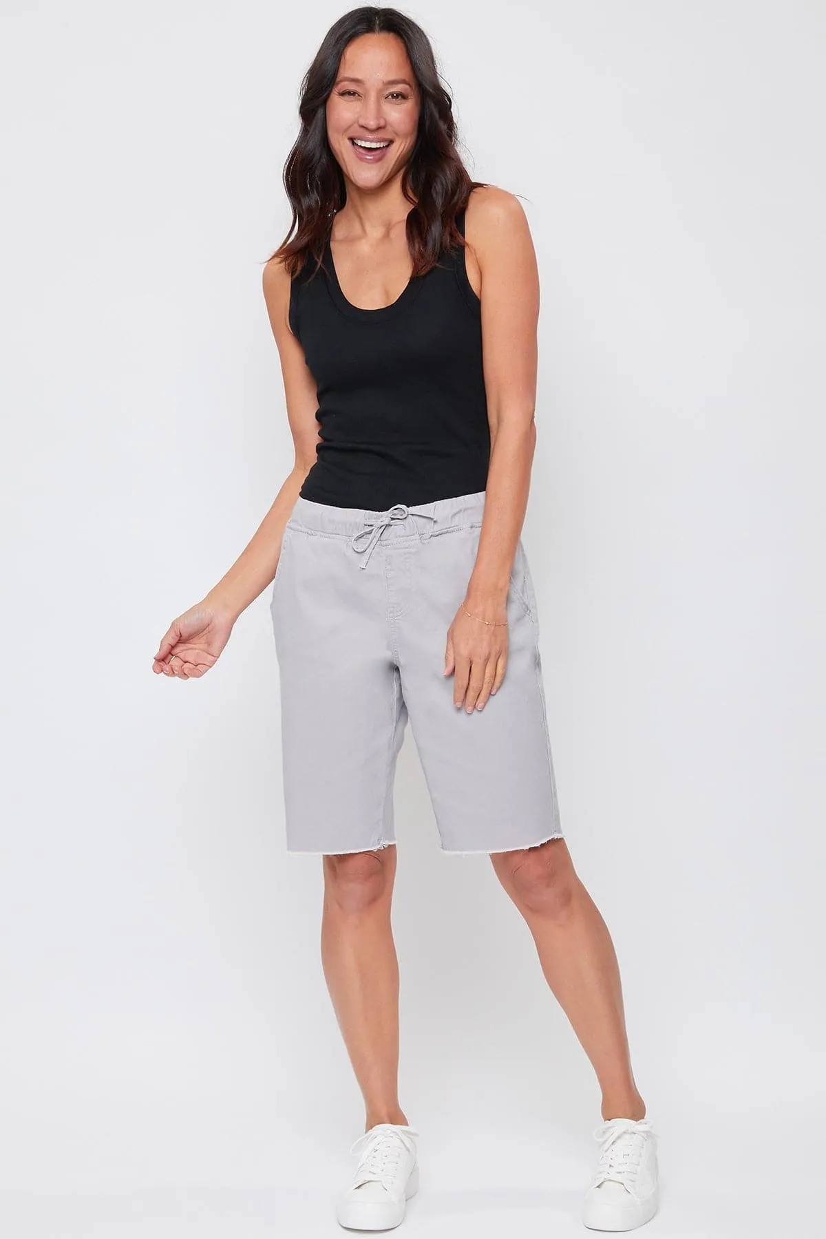 Women's Elastic Waist Bermuda With Fray Hem