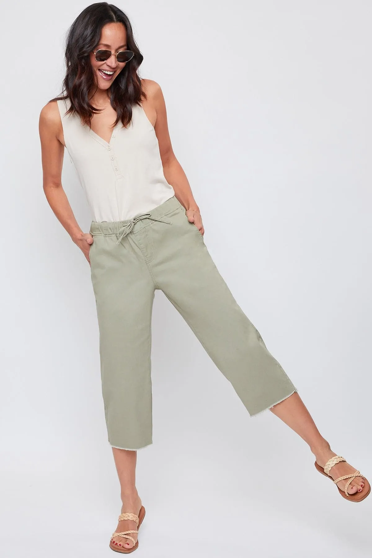 Women's Elastic Waist Capri With Fray Hem